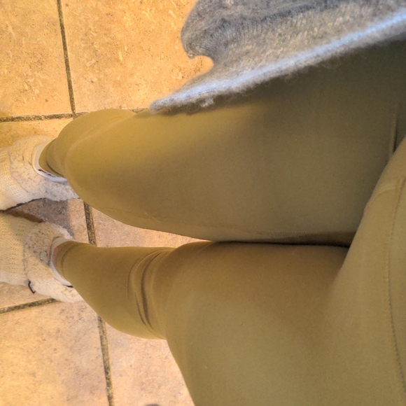 Lulu Align 25" Leggings Size 4 Sold out online - Picture 6 of 6